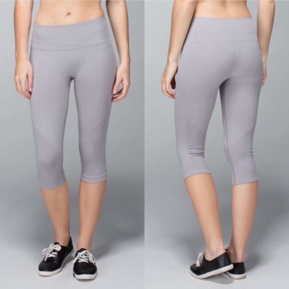 🍋 Lululemon In the Flow Crop - Light Gray